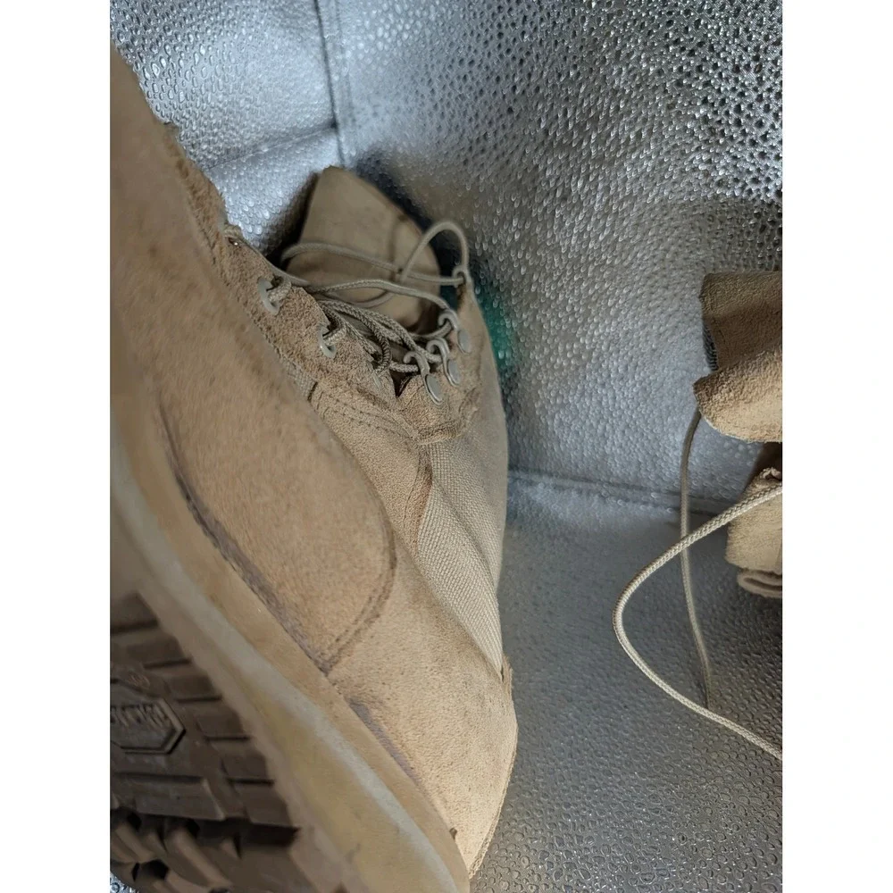 Belleville 790 Waterproof Combat Boots Mens 10 R Tan Desert Suede Vibram GoreTex